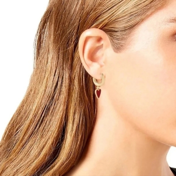 ❤️🔹️Betsey Johnson 🔹️Gold Tone Red Heart Huggies Earrings - Picture 3 of 4